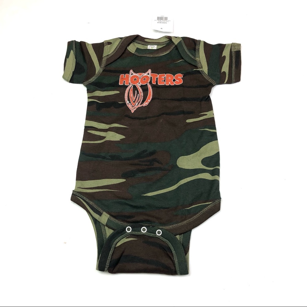 Hooters Baby Infant Camo One Piece Snapsuit Woodland Pattern New with Tags